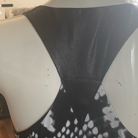 Beautiful dress with snake print - Picture 4 of 5